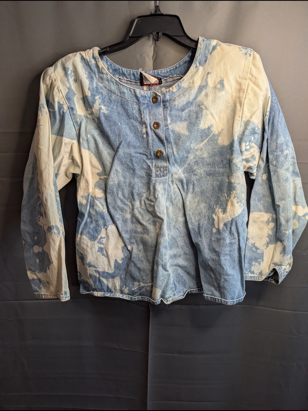 VTG Sunbelt Blue and White Tie-Dye Henley Top